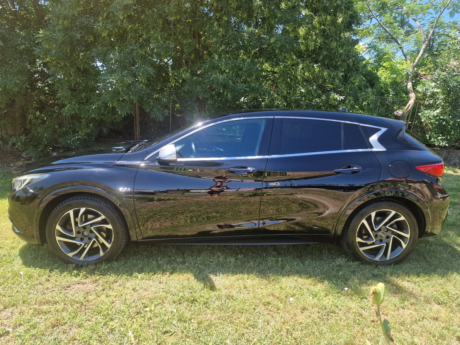 Infiniti Q30, снимка 6 - Автомобили и джипове - 54900505