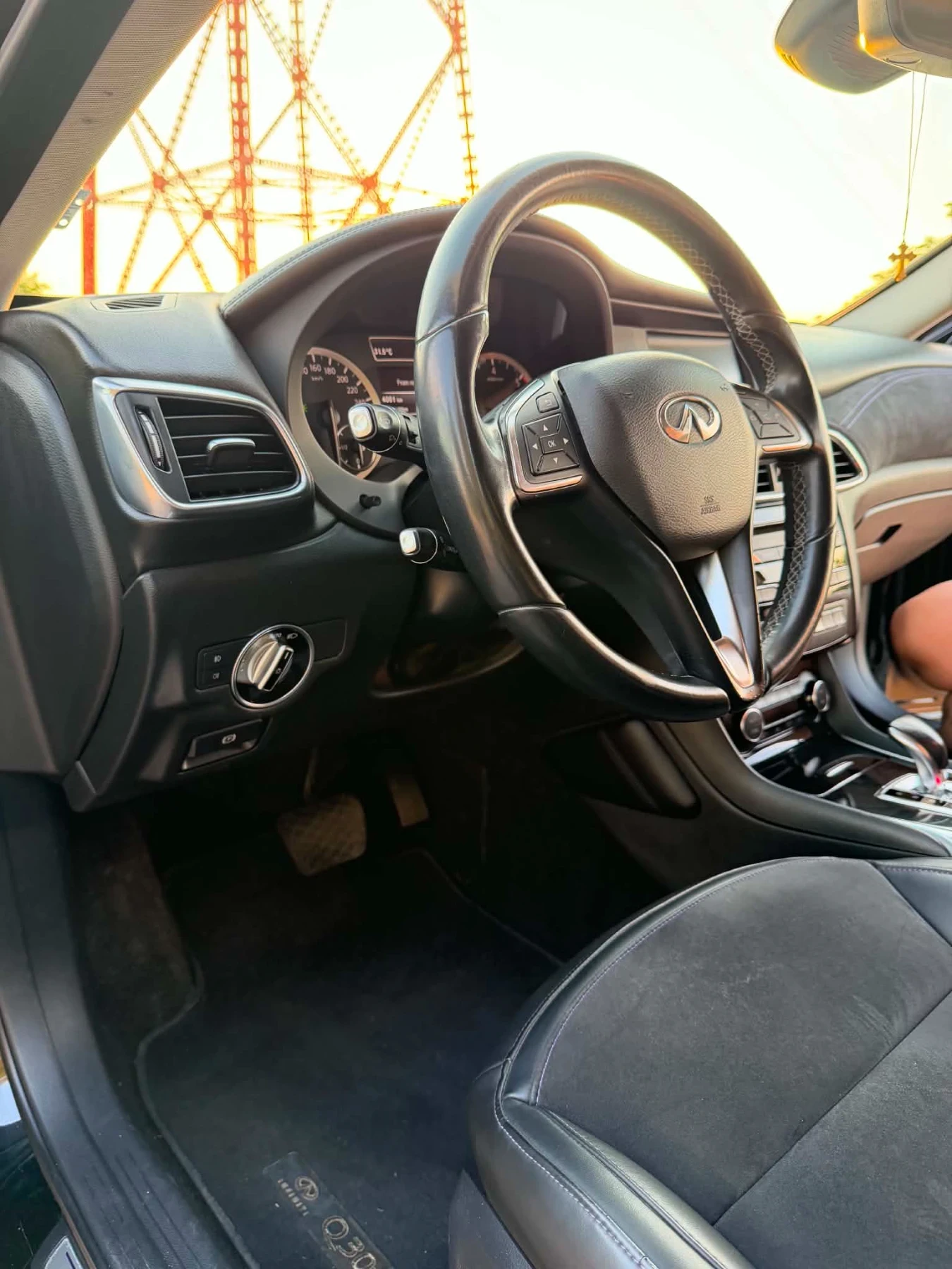 Infiniti Q30, снимка 16 - Автомобили и джипове - 54900505