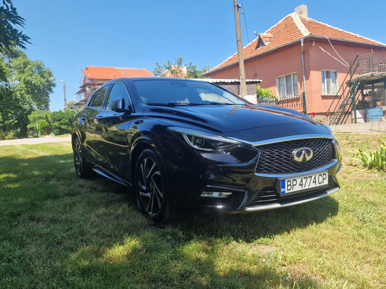 Infiniti Q30