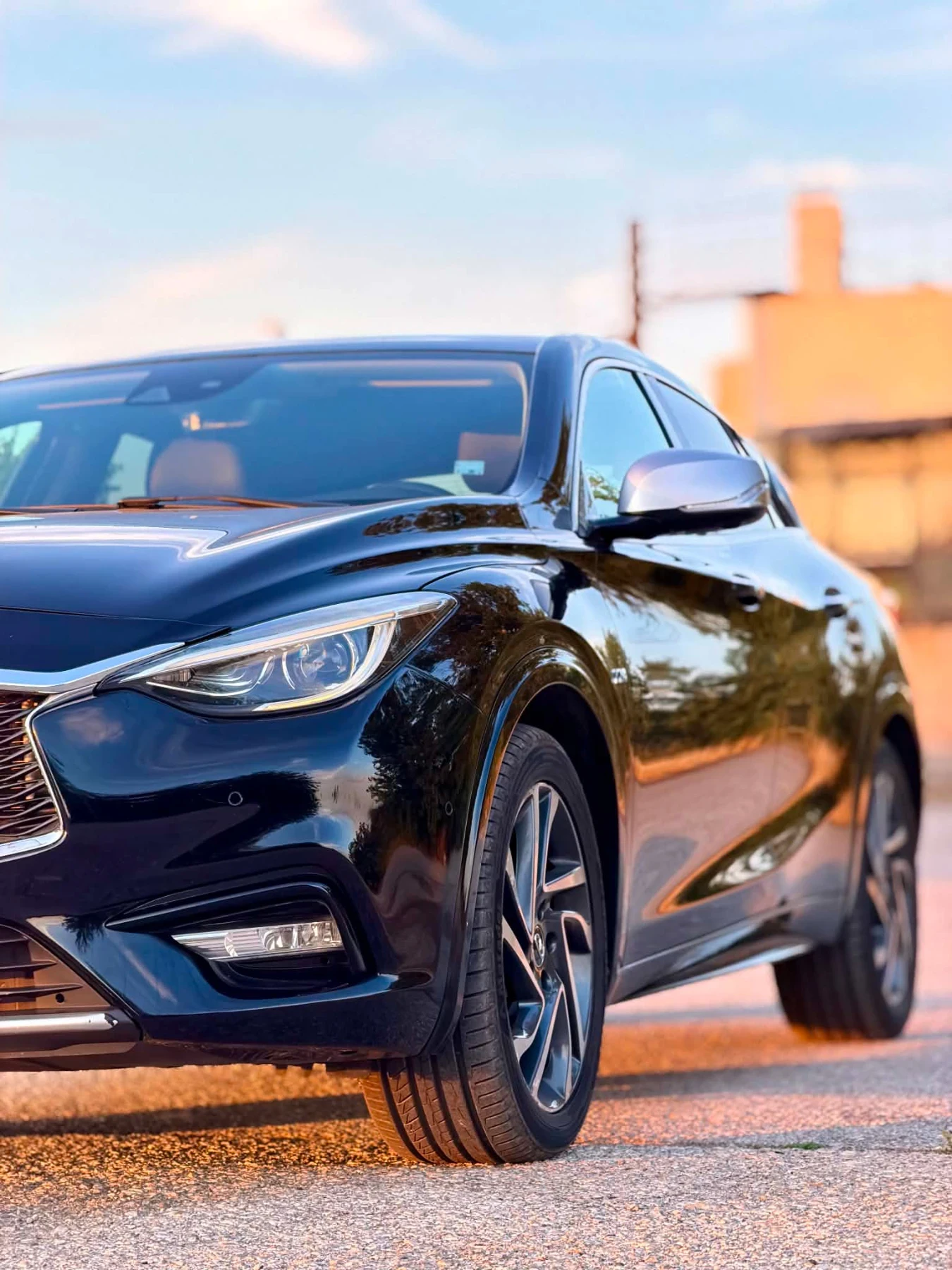 Infiniti Q30, снимка 5 - Автомобили и джипове - 54900505