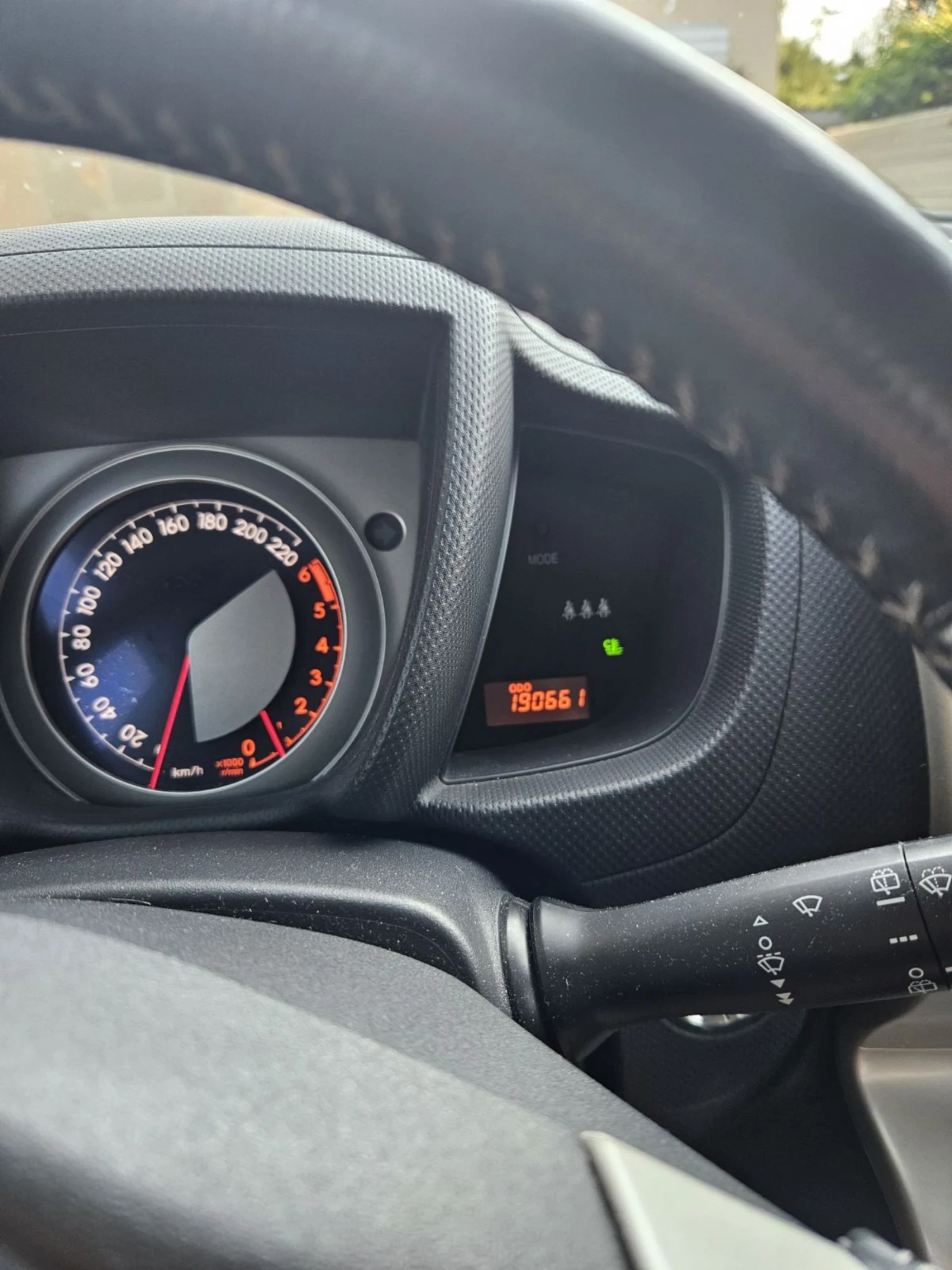 Toyota Urban Cruiser, снимка 8 - Автомобили и джипове - 55083120