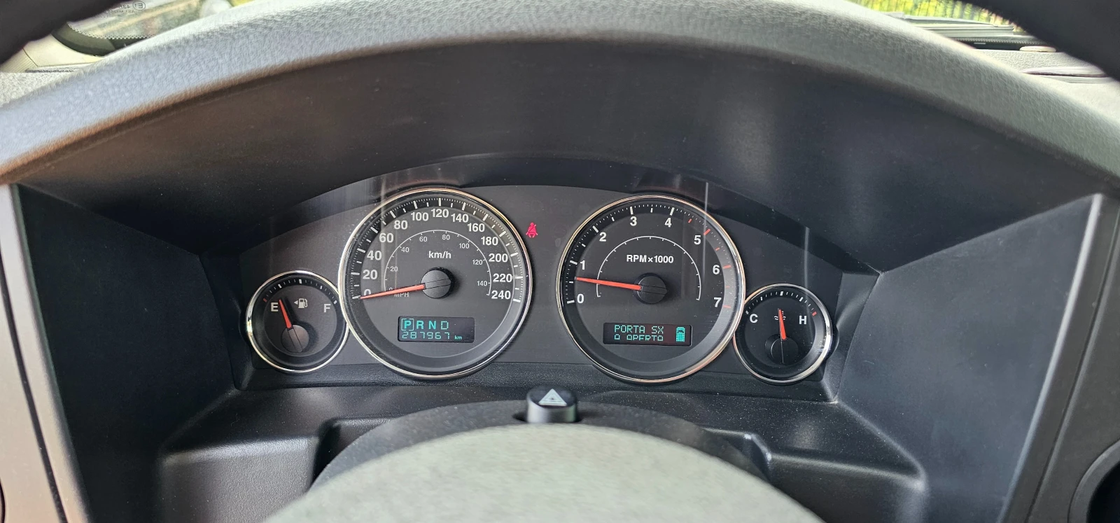 Jeep Commander 3.0GRD OFF-roud Италия, снимка 13 - Автомобили и джипове - 55147474