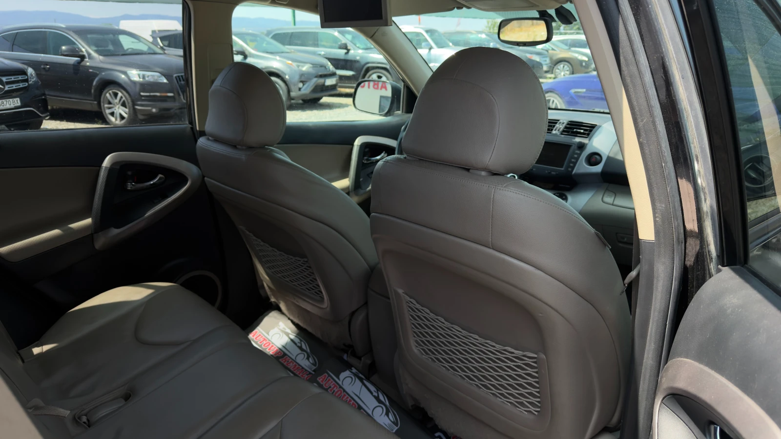 Toyota Rav4 2.2 D-CAT* 177 к.с* CAMERA-NAVI* TV* , снимка 11 - Автомобили и джипове - 55200836