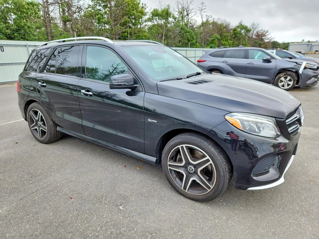 Mercedes-Benz GLE 43 AMG * 4MATIC* , снимка 3 - Автомобили и джипове - 55473271