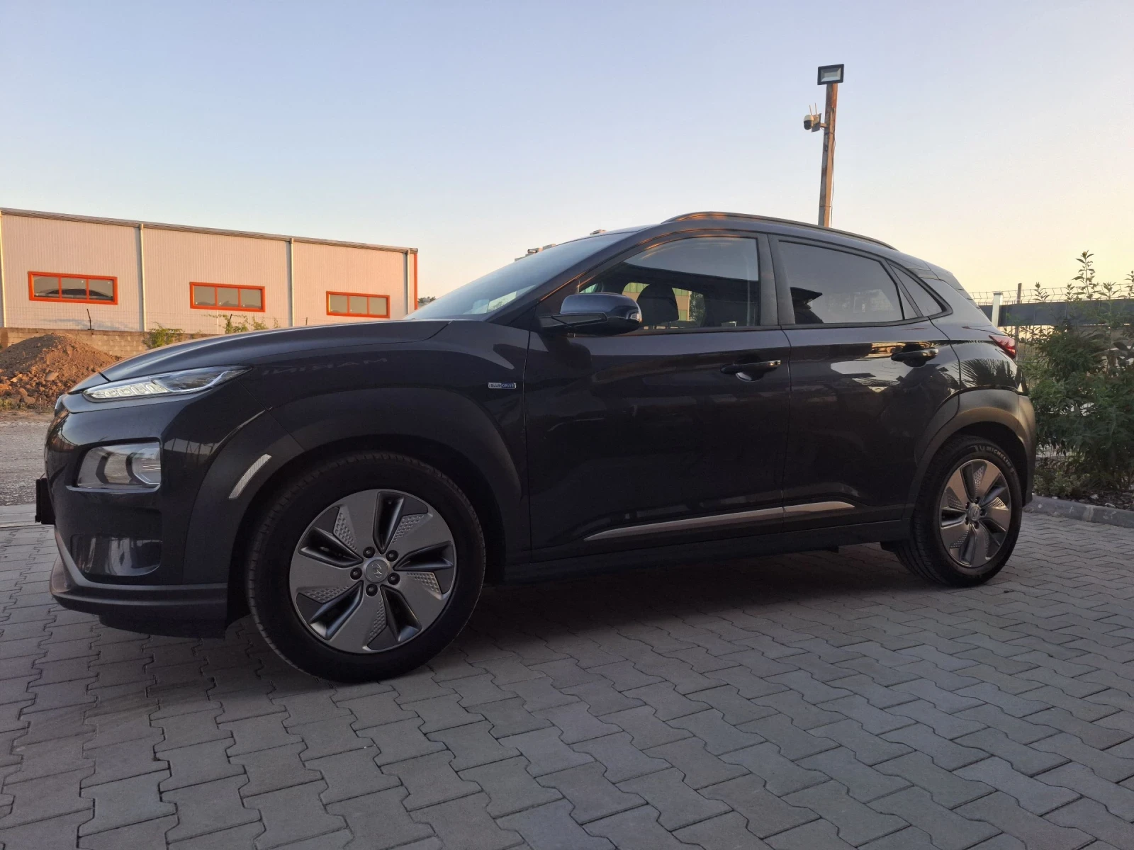 Hyundai Kona 64kw* * 204kc* * 100%SOH, снимка 3 - Автомобили и джипове - 55480526