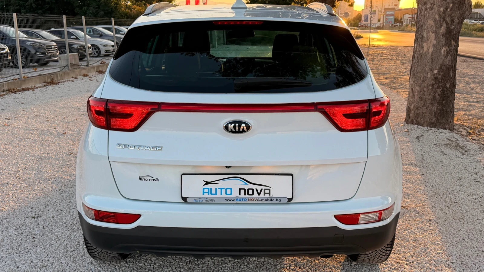 Kia Sportage 1.6 БЕНЗИН 132 К.С. КАМЕРА! NAVI! КАТО НОВА!!!, снимка 5 - Автомобили и джипове - 55982070