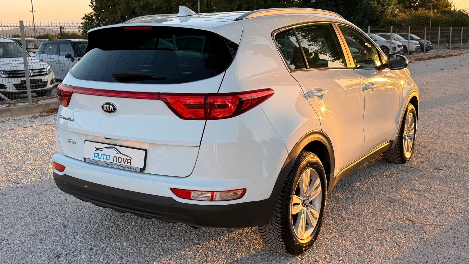 Kia Sportage 1.6 БЕНЗИН 132 К.С. КАМЕРА! NAVI! КАТО НОВА!!!, снимка 6 - Автомобили и джипове - 55982070