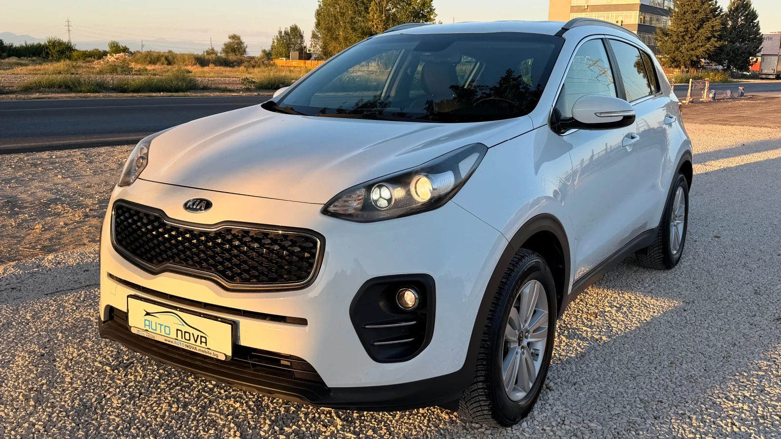 Kia Sportage 1.6 БЕНЗИН 132 К.С. КАМЕРА! NAVI! КАТО НОВА!!!, снимка 3 - Автомобили и джипове - 55982070