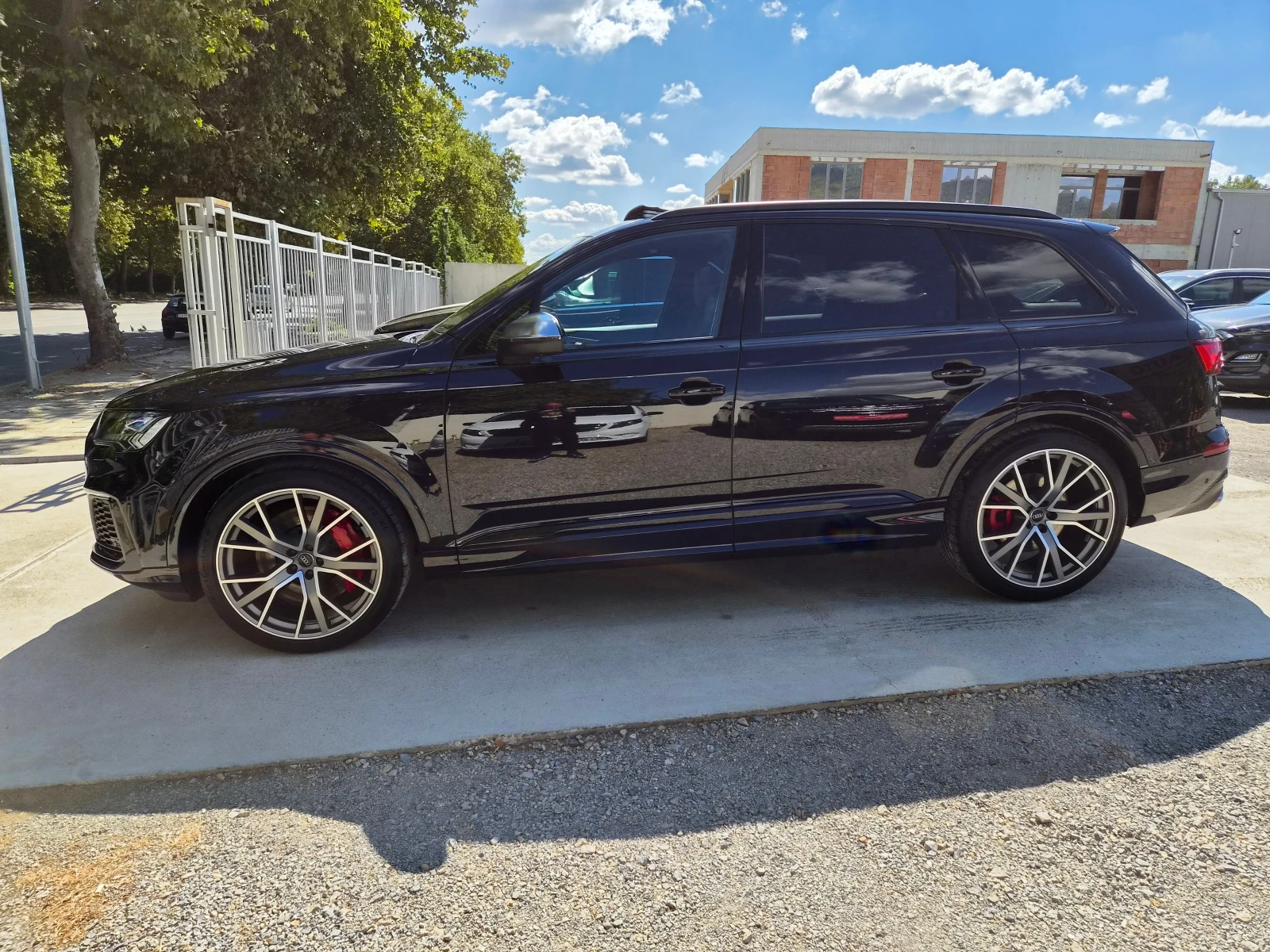 Audi SQ7 435ps* Lazer* Carbon* B&O* Head Up* Distr* Pano* , снимка 4 - Автомобили и джипове - 56210565