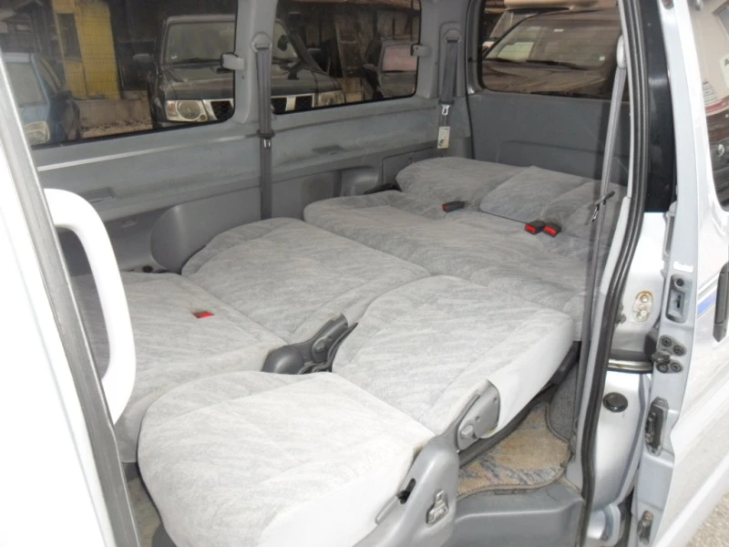 Toyota Hiace 3.0 D4D 4X4 AVTOMAT, снимка 13 - Бусове и автобуси - 43663486