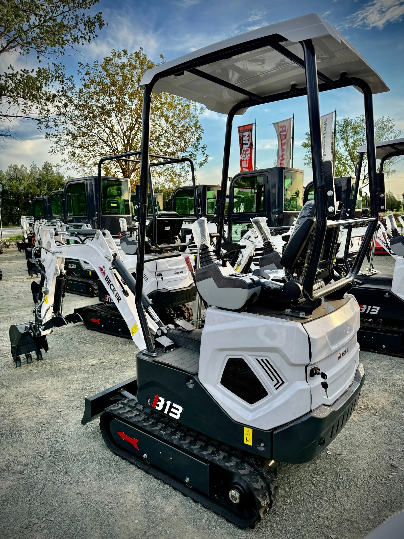 Багер Becker B13 B-13, снимка 1