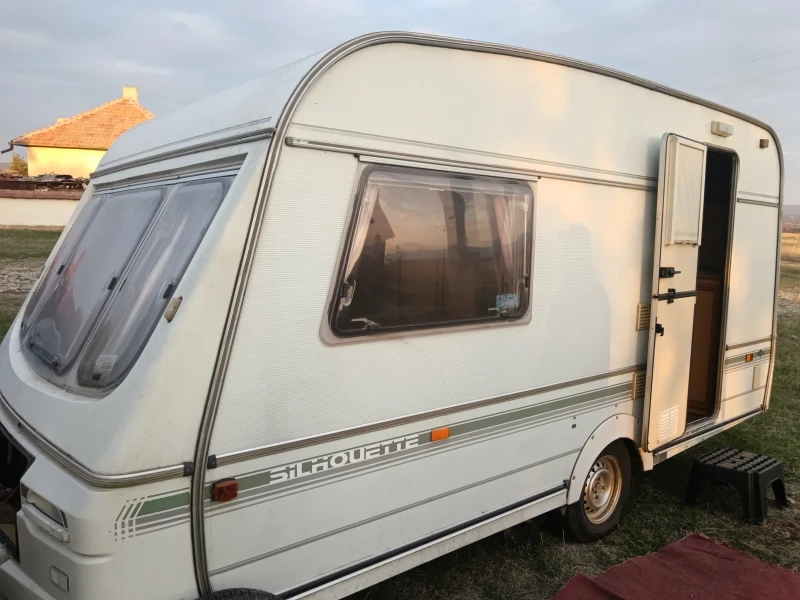 Каравана Swift Silhouette , снимка 2 - Каравани и кемпери - 52947045