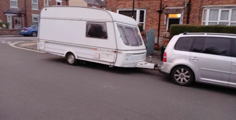 Каравана Swift Silhouette , снимка 4 - Каравани и кемпери - 52947045