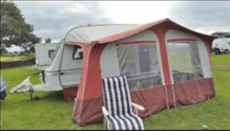 Каравана Swift Silhouette , снимка 5 - Каравани и кемпери - 52947045