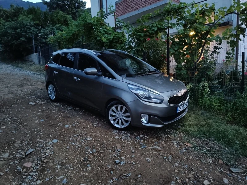 Kia Carens, снимка 4 - Автомобили и джипове - 47286259