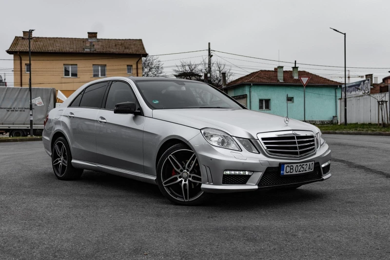 Mercedes-Benz E 220 AMG УНИКАЛНА* Напълно обслужена, снимка 1 - Автомобили и джипове - 48306845