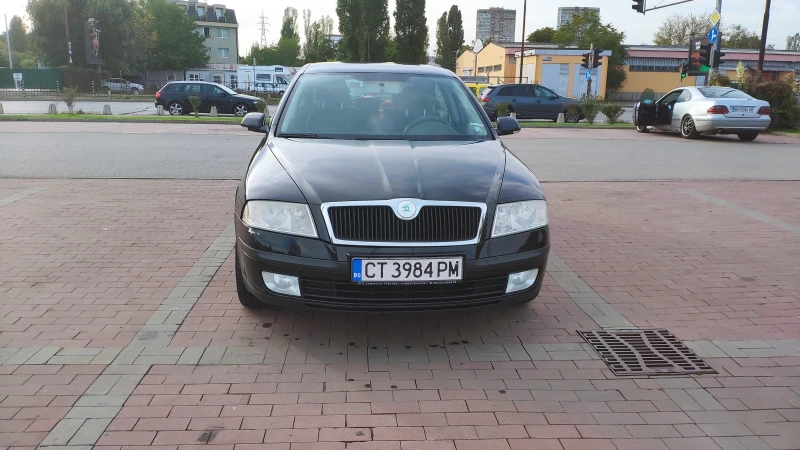 Skoda Octavia 1.6 MPI, снимка 10 - Автомобили и джипове - 48577242