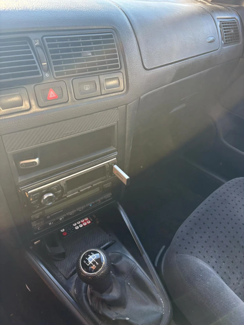 VW Golf, снимка 13 - Автомобили и джипове - 48619691