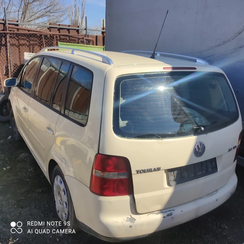 VW Touran, снимка 3 - Автомобили и джипове - 49418093