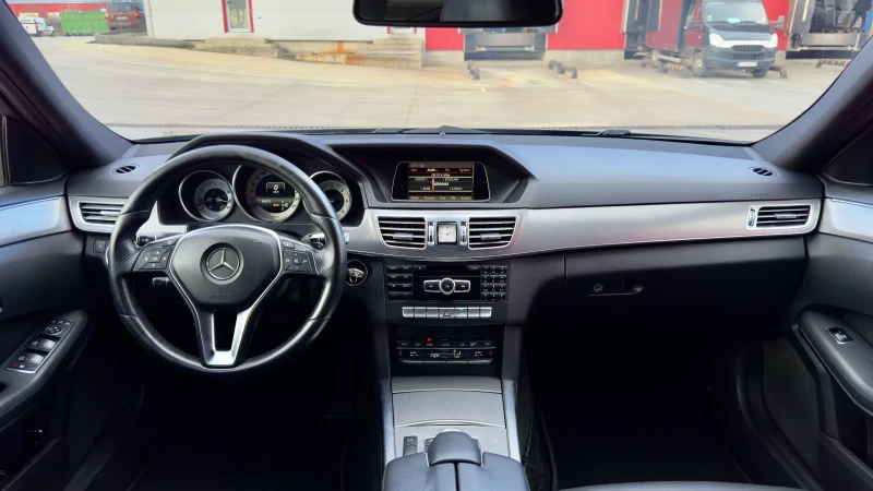 Mercedes-Benz E 220 AMG Pack  9G Tronic, снимка 11 - Автомобили и джипове - 49424181