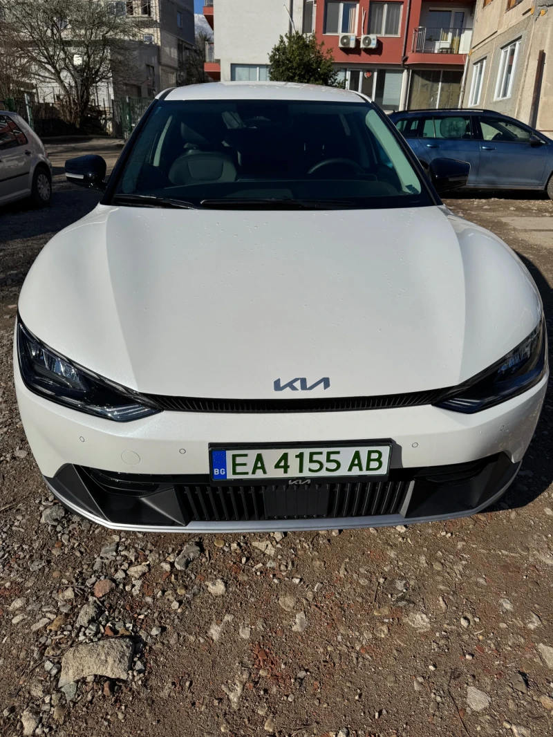 Kia EV6, снимка 1 - Автомобили и джипове - 49553664