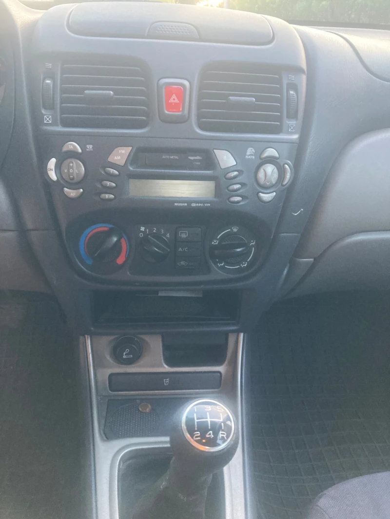 Nissan Almera 1800 куб.климатик, снимка 7 - Автомобили и джипове - 52683083