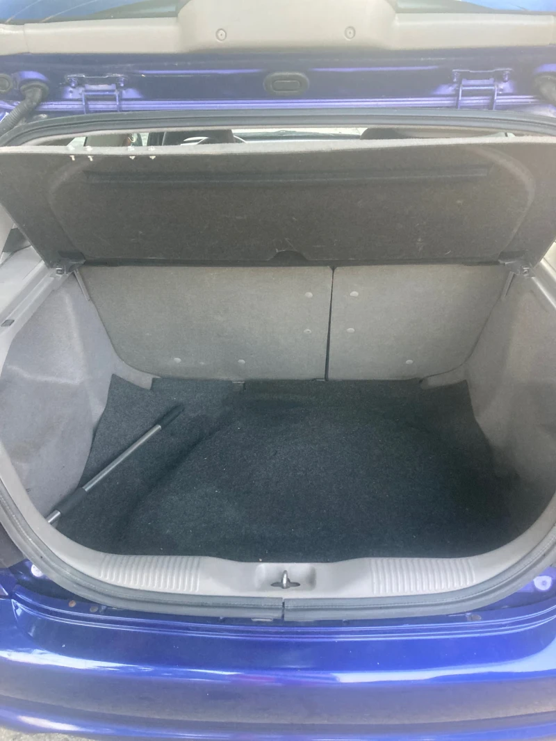 Nissan Almera 1800 куб.климатик, снимка 11 - Автомобили и джипове - 52683083