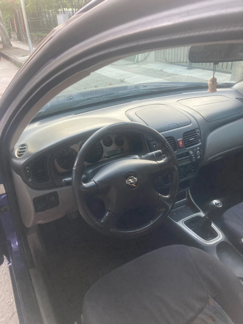 Nissan Almera 1800 куб.климатик, снимка 8 - Автомобили и джипове - 52683083