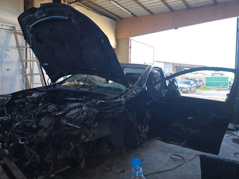 VW Golf 1.6 tdi на части , снимка 3 - Автомобили и джипове - 52573626