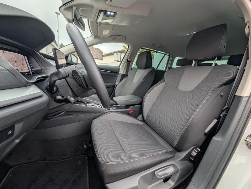 Skoda Octavia 2.0TDI* KEYLESS* CAM* NAVI* CARPLAY* , снимка 10 - Автомобили и джипове - 52489800