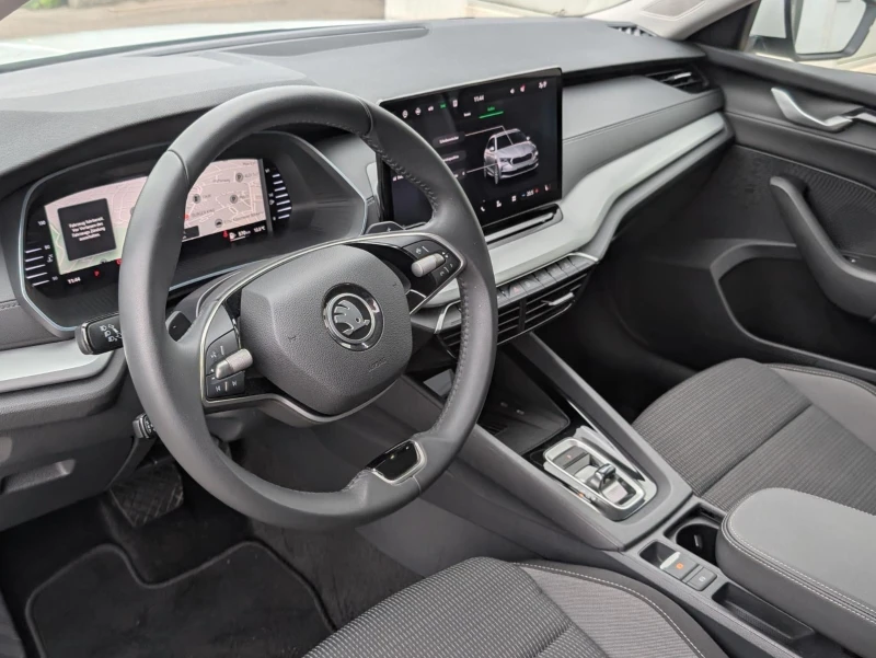 Skoda Octavia 2.0TDI* KEYLESS* CAM* NAVI* CARPLAY* , снимка 9 - Автомобили и джипове - 52489800