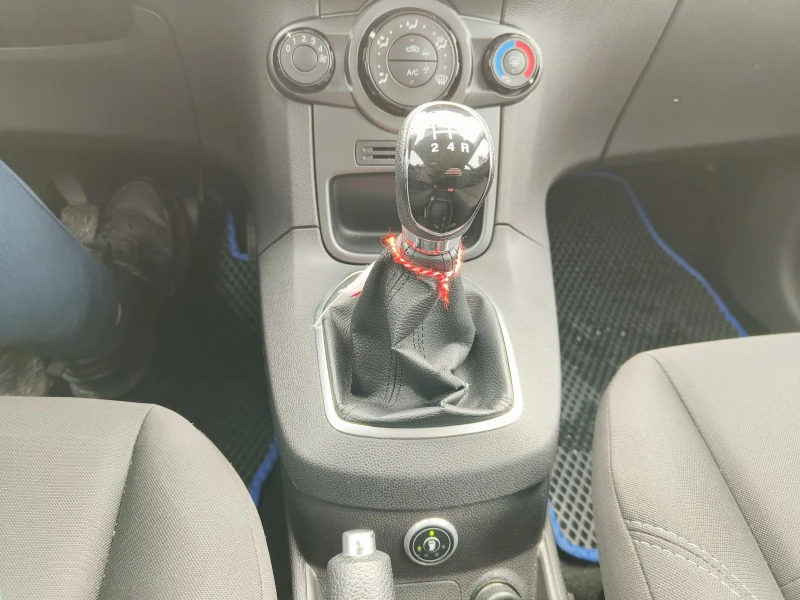 Ford Fiesta, снимка 10 - Автомобили и джипове - 53393445