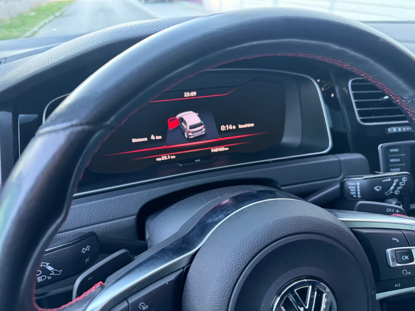 VW Golf GTI | Mobile.bg   11