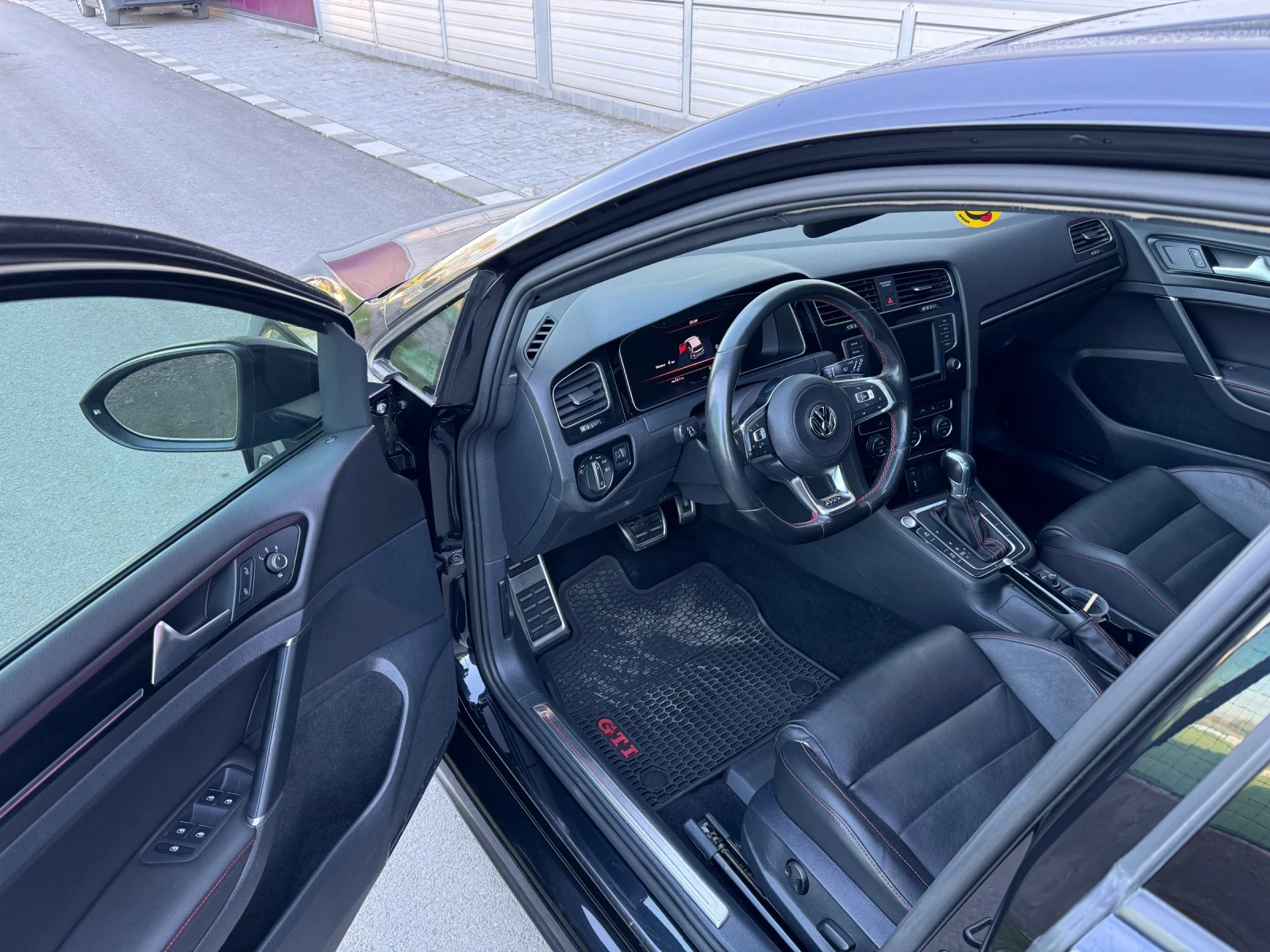 VW Golf GTI | Mobile.bg   14