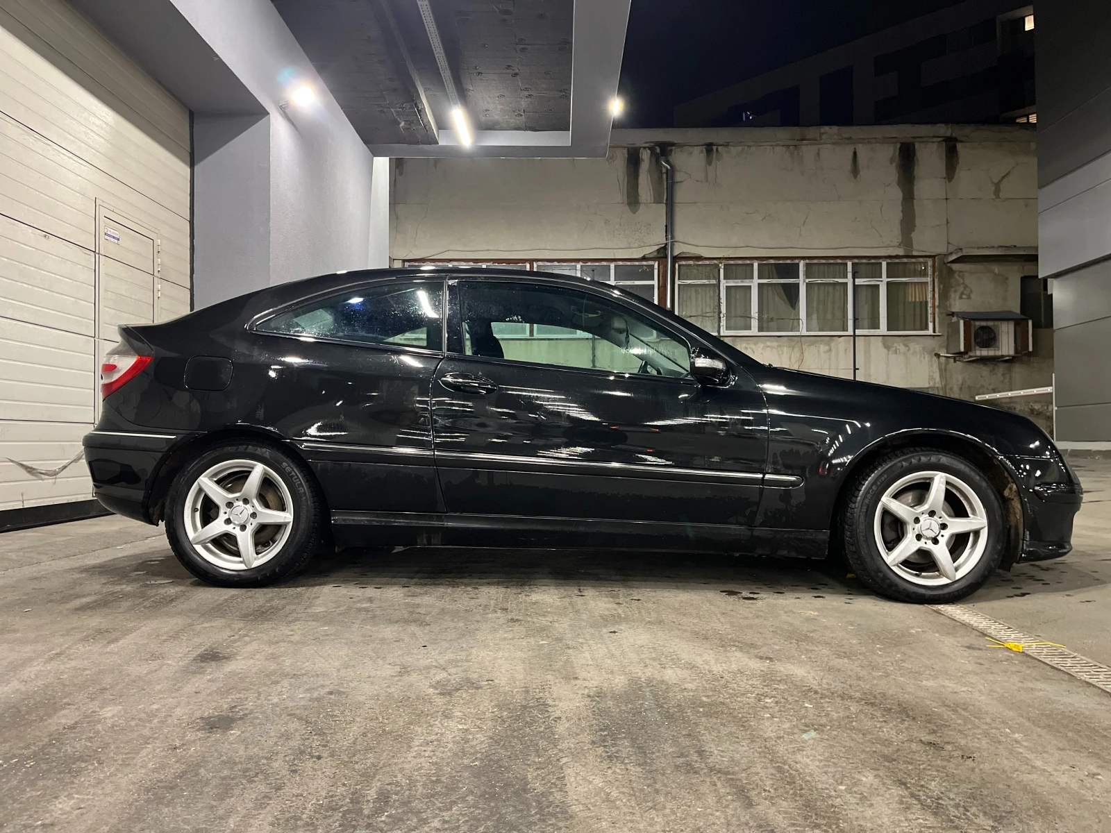 Mercedes-Benz C 200 | Facelift| 163к.с.| Alcantara| Отлично състояние - изображение 4