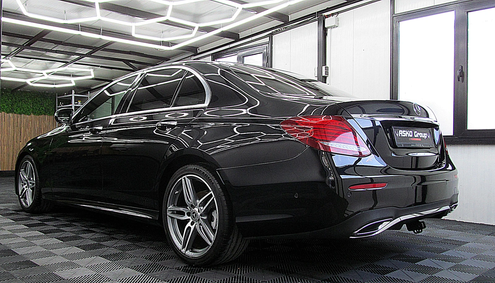 Mercedes-Benz E 220 PANORAMA/AMG/360-Kamera/9gt/СОБСТВЕН ЛИЗИНГ - изображение 4