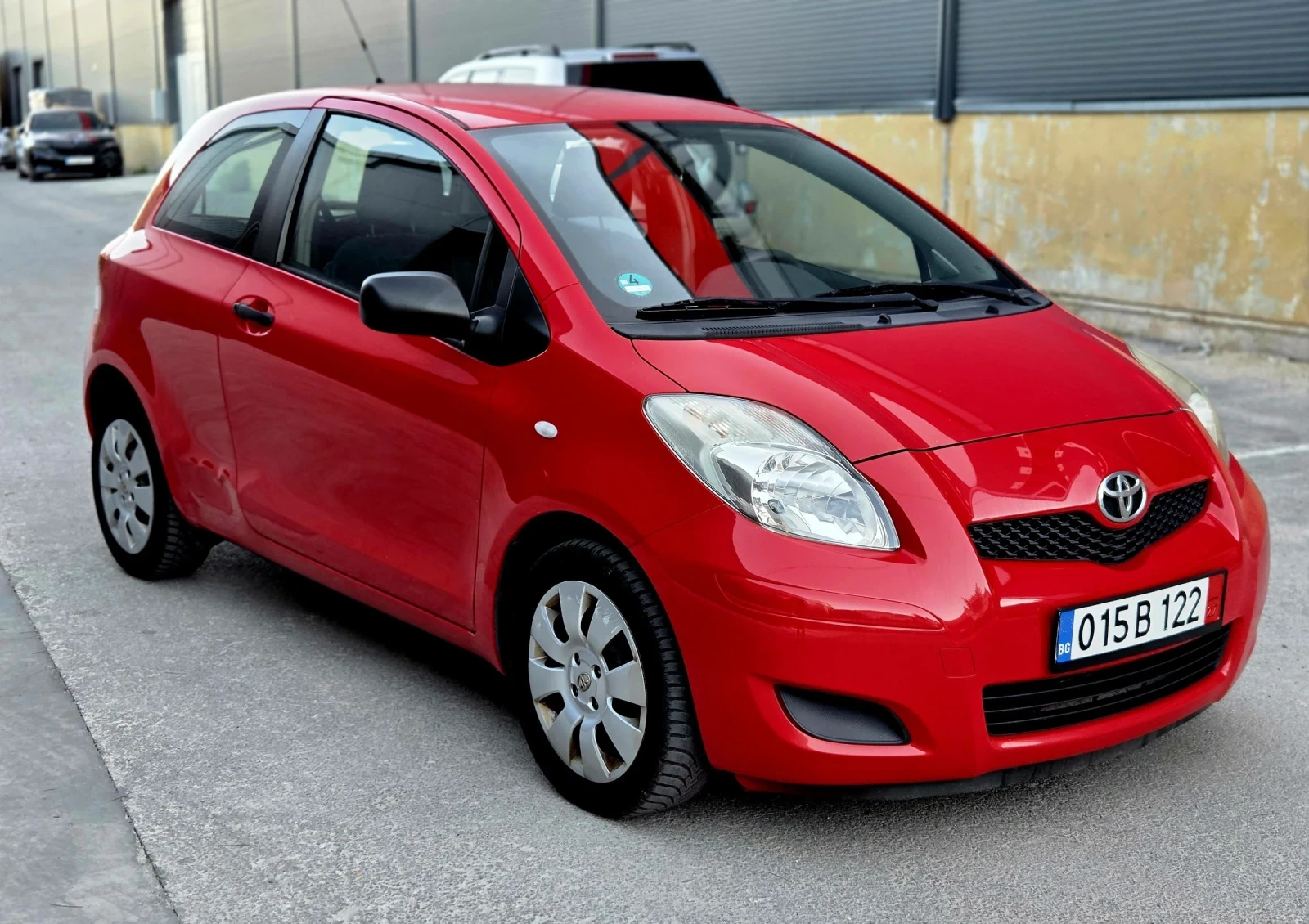 Toyota Yaris 1.33 6скорости - изображение 2