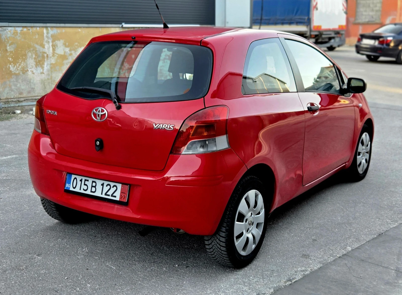 Toyota Yaris 1.33 6скорости - изображение 3