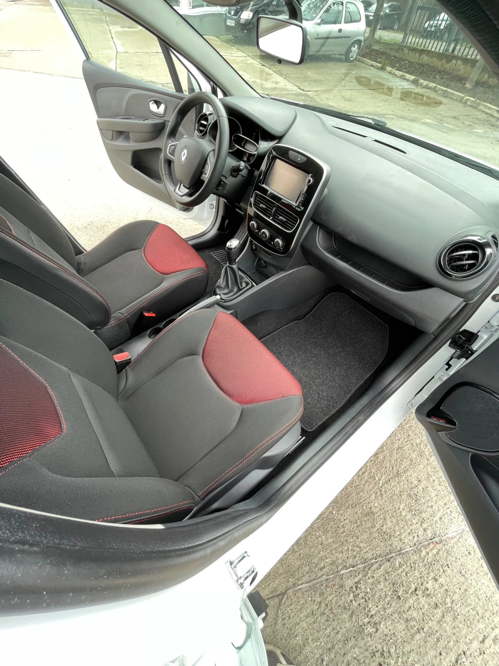 Renault Clio 1.5dci-90к.с.-N1 | Mobile.bg — изображение 13