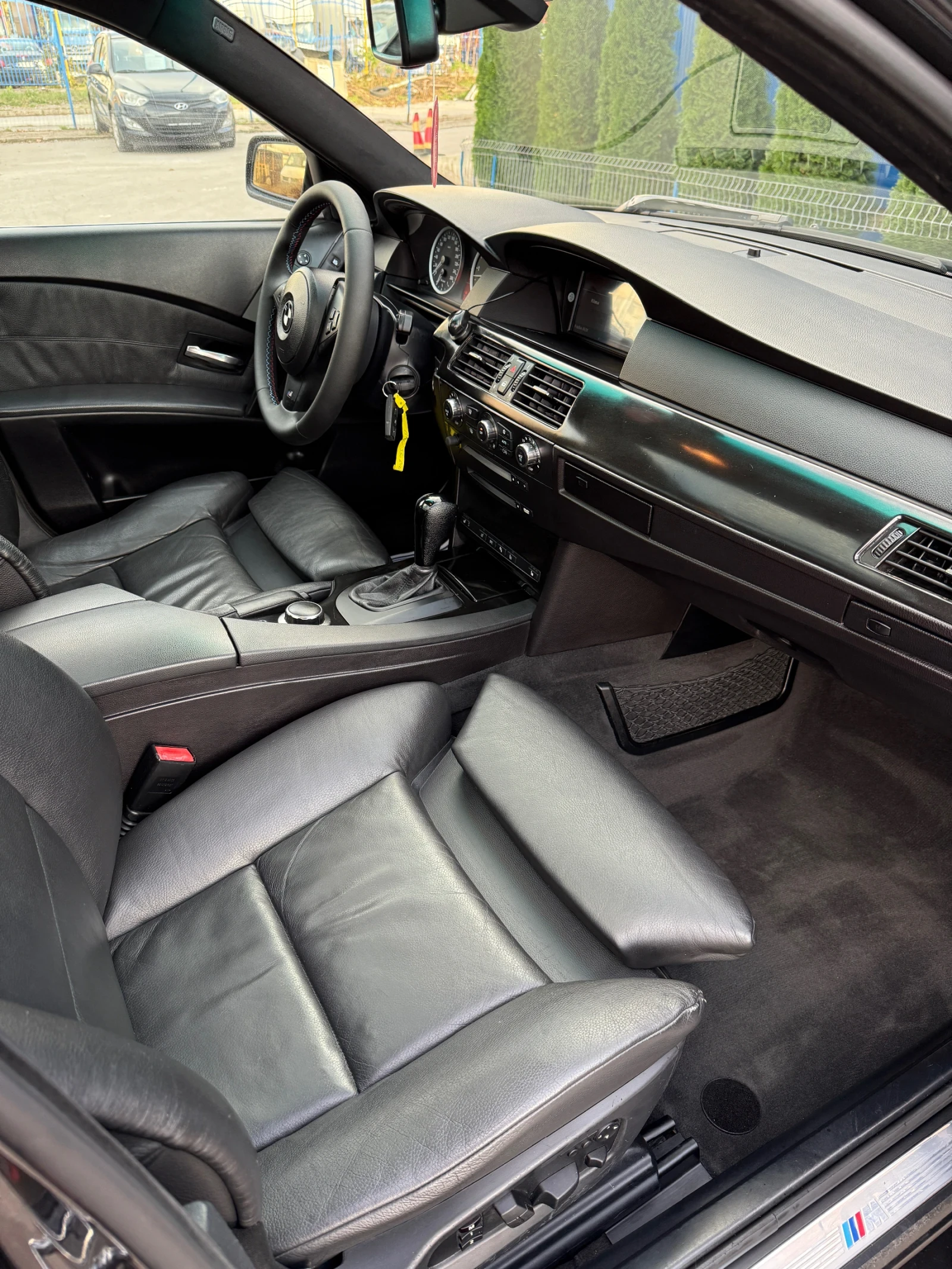 BMW 530 * M PACKET* RECARO* PANORAMA* MASAJ* PODGREV* LOGI - изображение 10