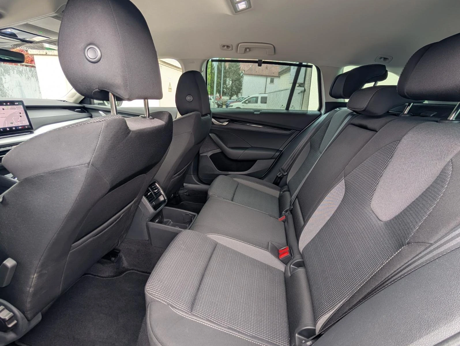 Skoda Octavia 2.0TDI* KEYLESS* CAM* NAVI* CARPLAY*  | Mobile.bg   16