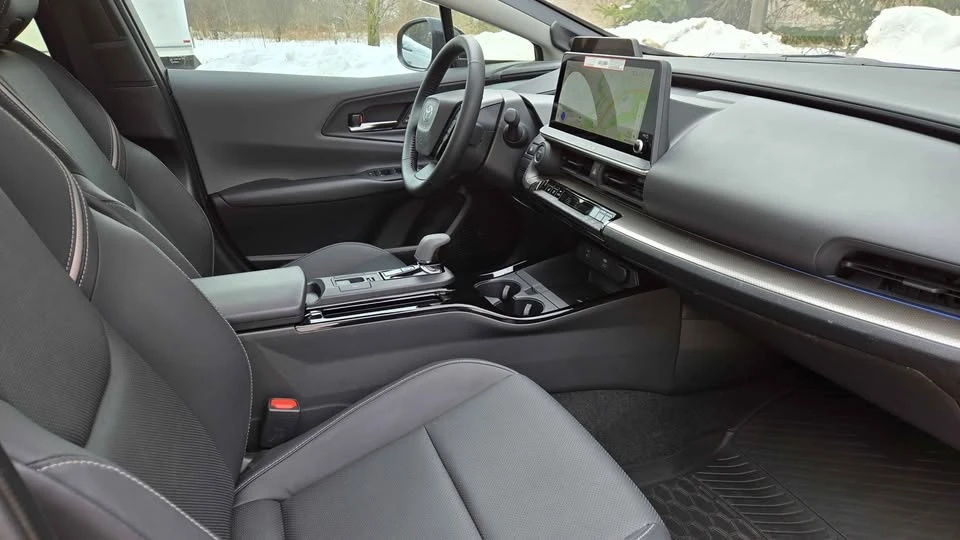 Toyota Prius LIMITED EDITION С РЕГИСТРАЦИЯ & АВТО КРЕДИТ, снимка 14 - Автомобили и джипове - 53799371