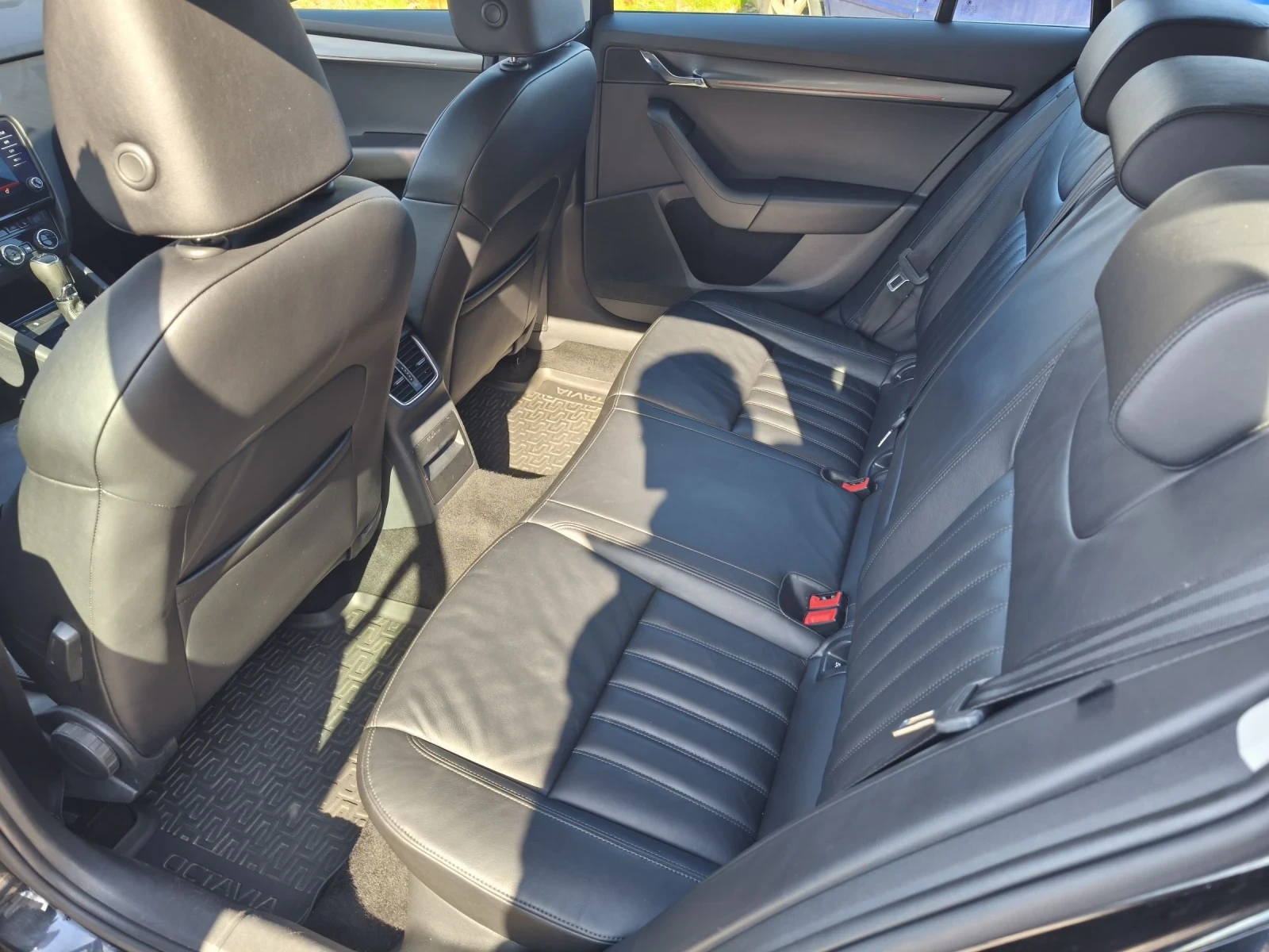 Skoda Octavia 1.5 Gtec, снимка 5 - Автомобили и джипове - 53939777