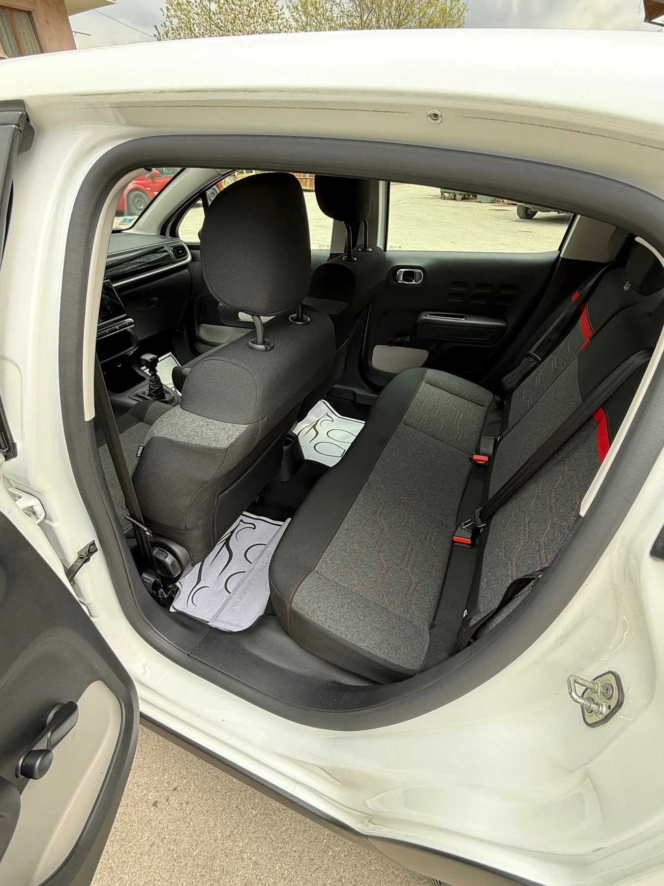 Citroen C3 1.2 PureTech, снимка 10 - Автомобили и джипове - 54285475