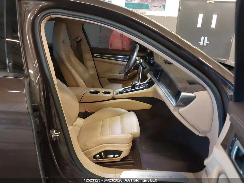 Porsche Panamera 4, снимка 5 - Автомобили и джипове - 54324227