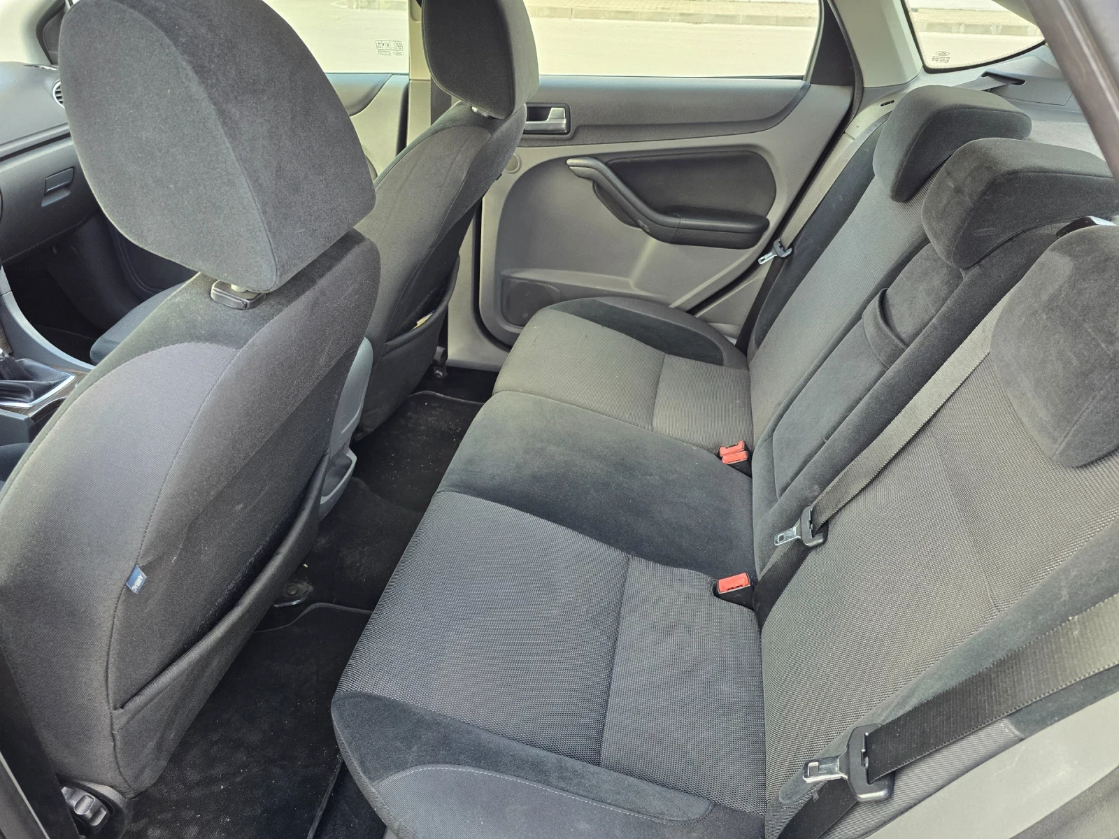 Ford Focus 2.0 TDCI Ghia, снимка 9 - Автомобили и джипове - 54400344