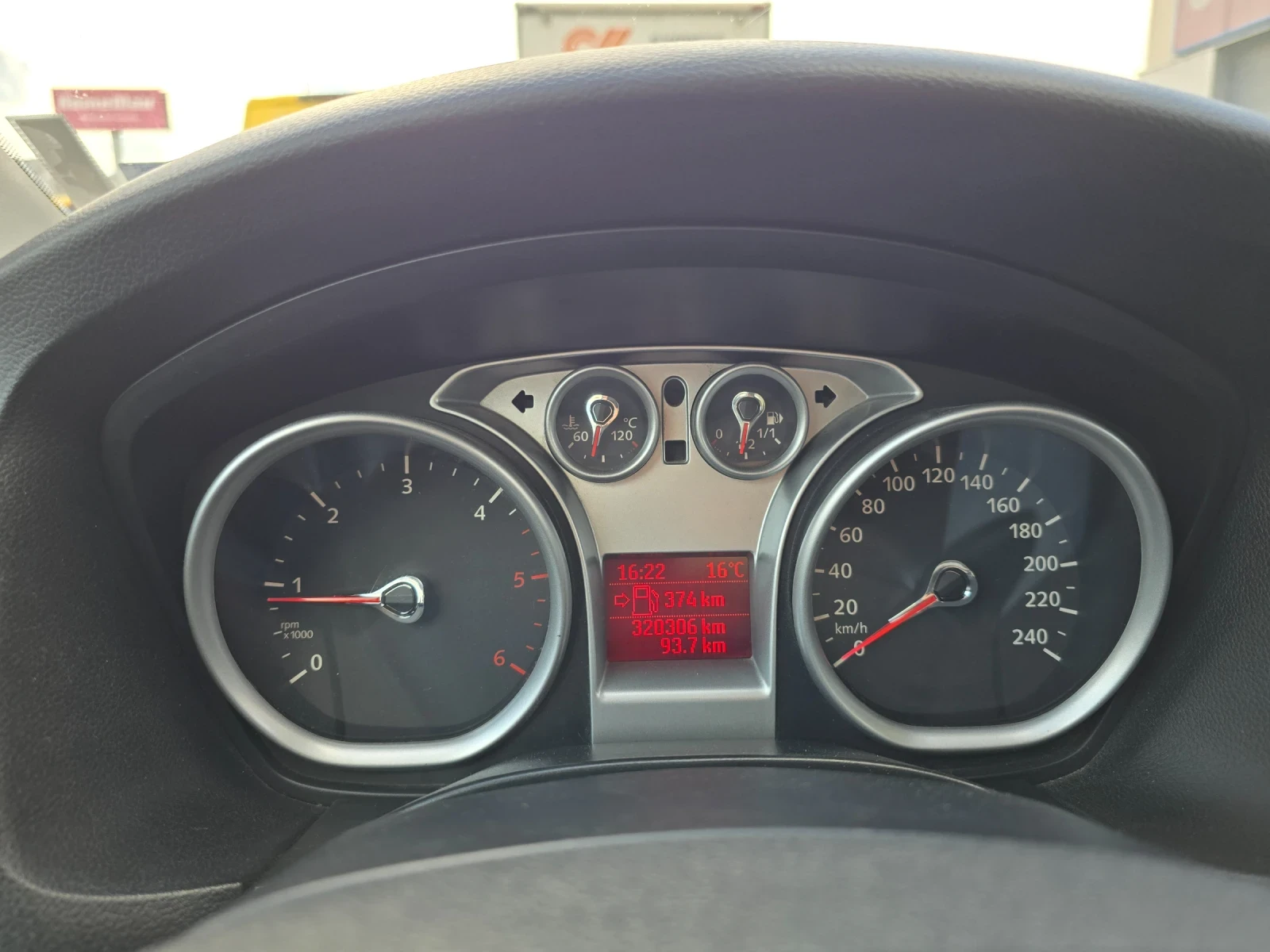 Ford Focus 2.0 TDCI Ghia, снимка 12 - Автомобили и джипове - 54400344