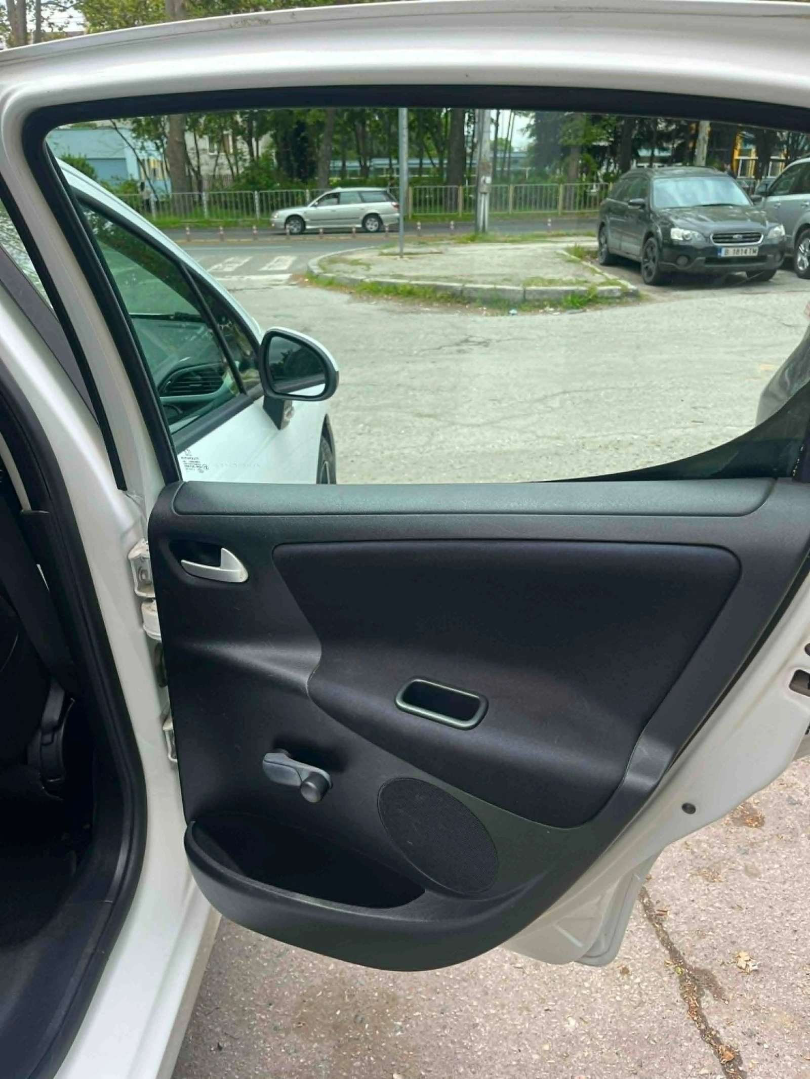 Peugeot 207, снимка 9 - Автомобили и джипове - 54494141