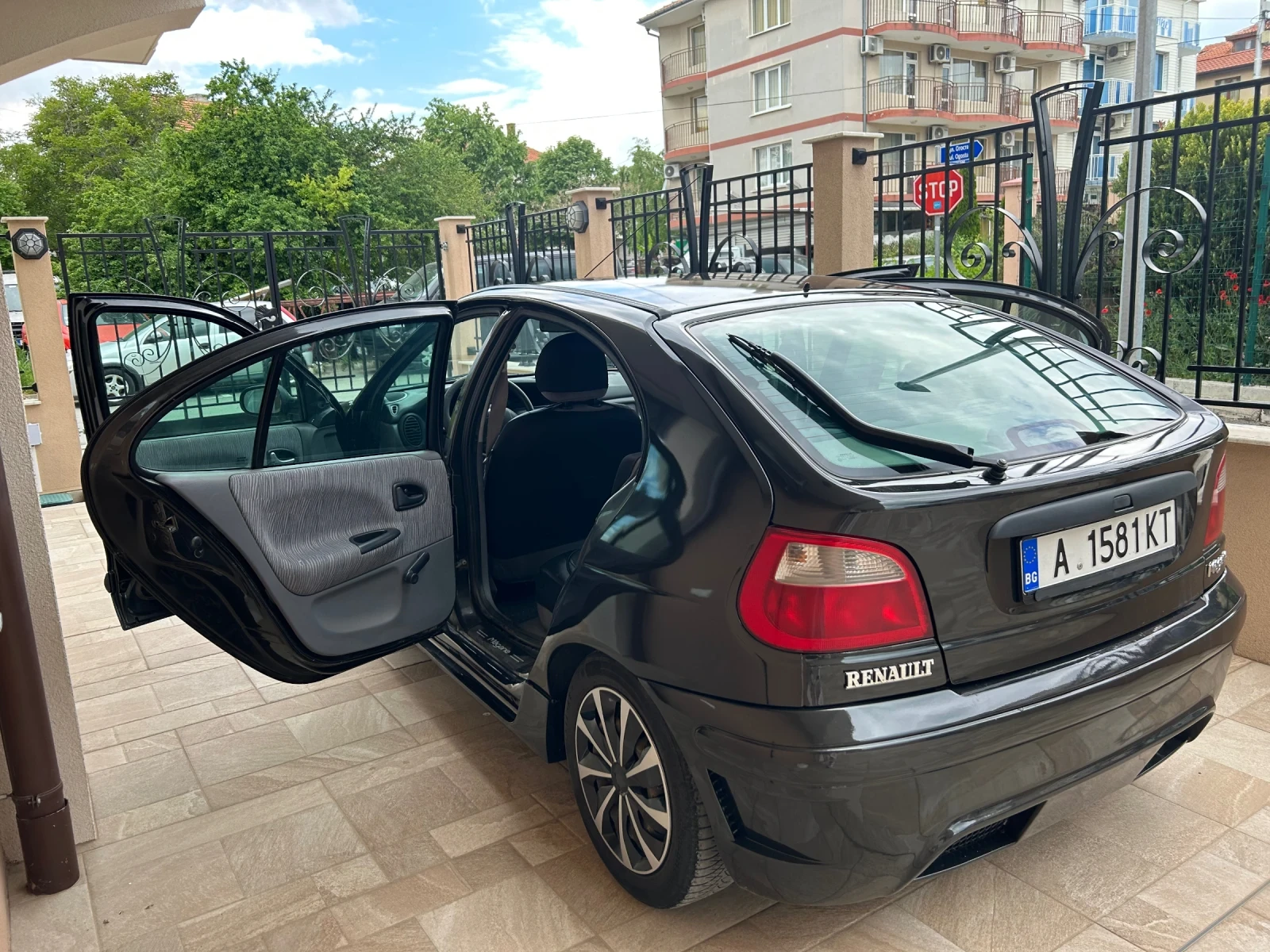 Renault Megane 1.6 16v, снимка 6 - Автомобили и джипове - 54656487