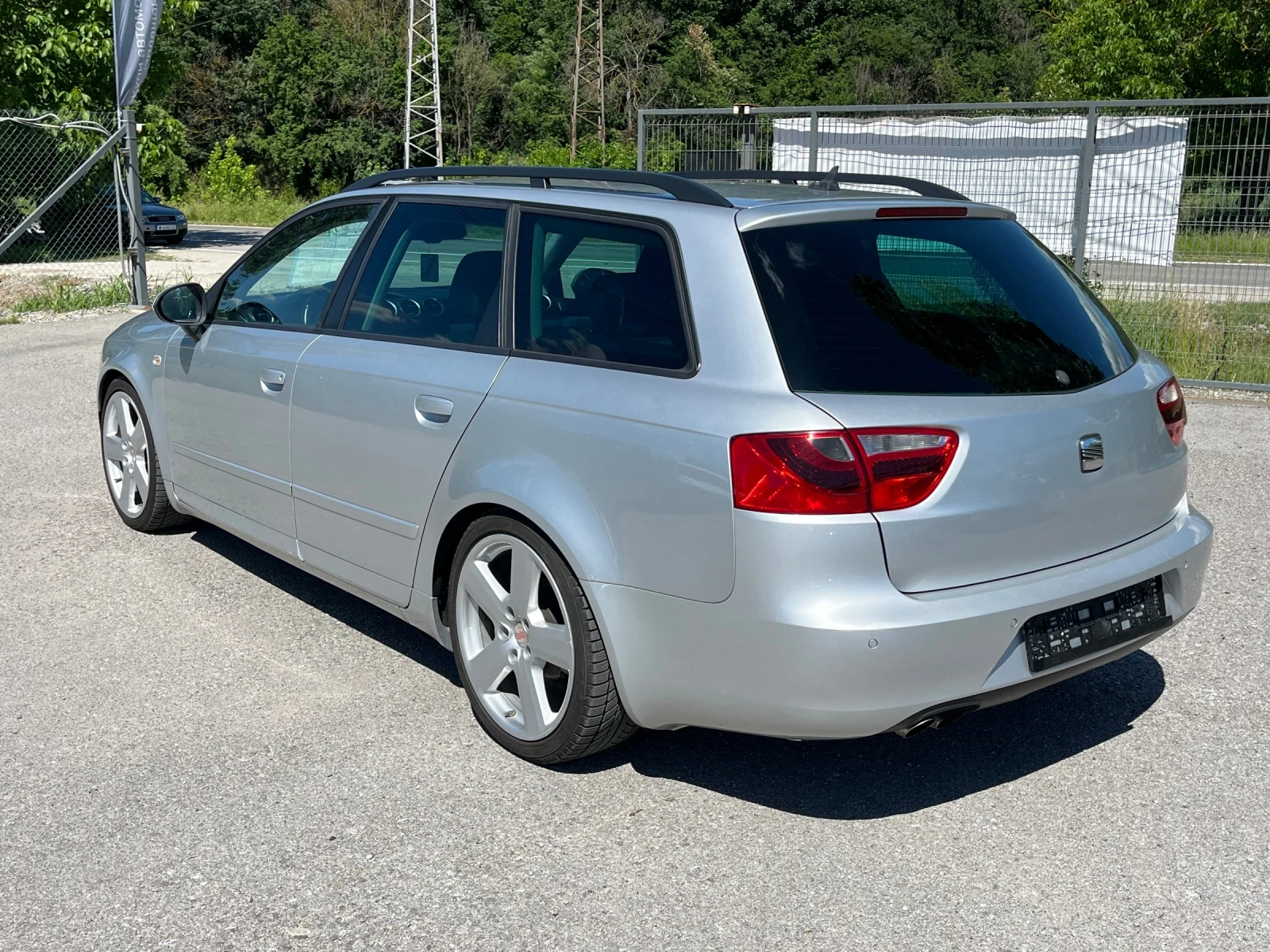 Seat Exeo ST 2.0TDI 170 Xenon Кожа Navi, снимка 3 - Автомобили и джипове - 54712081